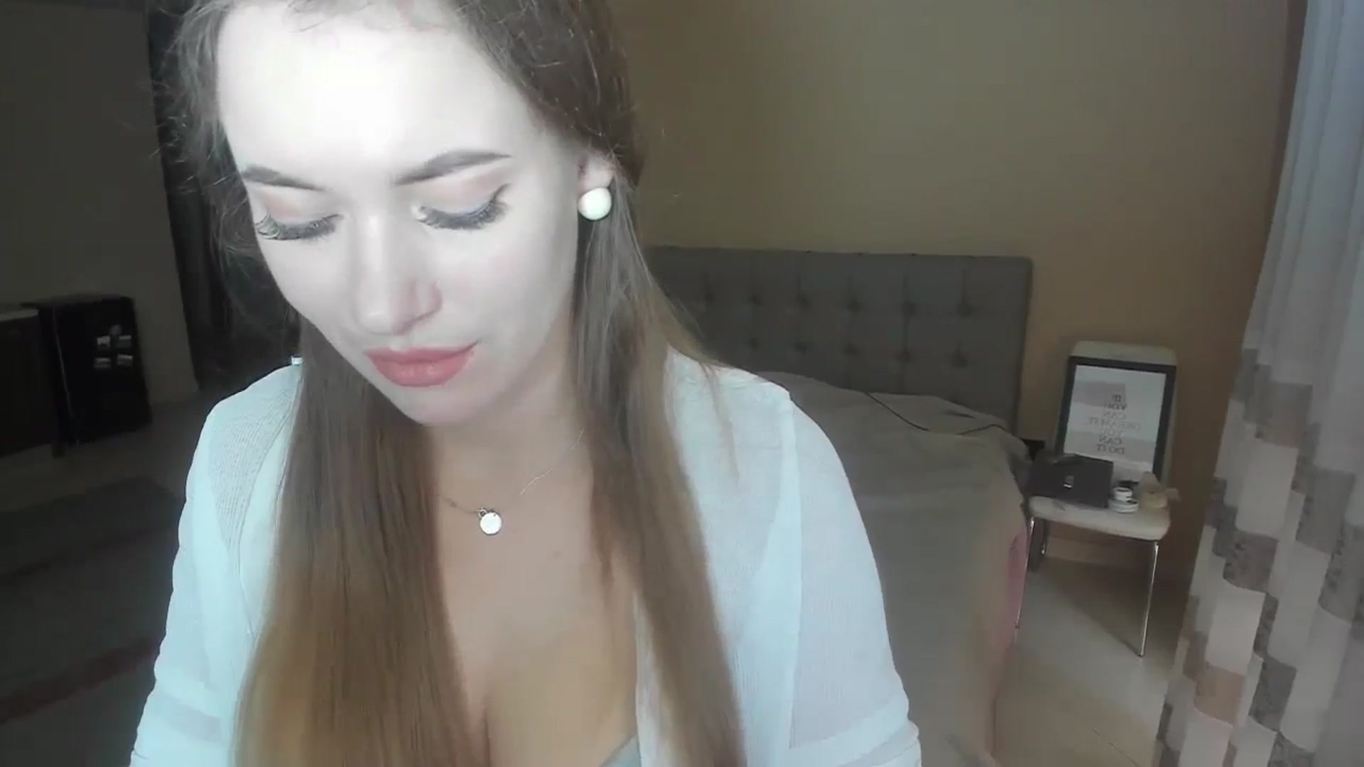Gallery image thumbnail from SweetBlonde20's myfreecams stream on, 03/19/2024, 17:06 image 4 of 20