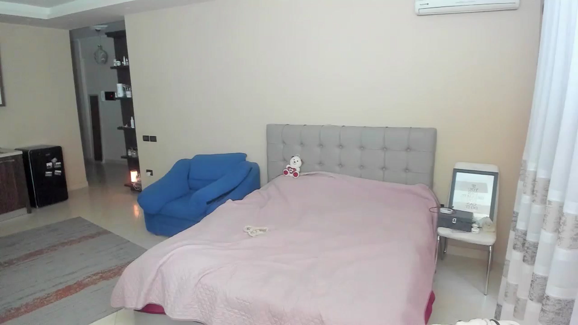 Gallery image thumbnail from SweetBlonde20's myfreecams stream on, 03/21/2024, 18:12 image 2 of 20