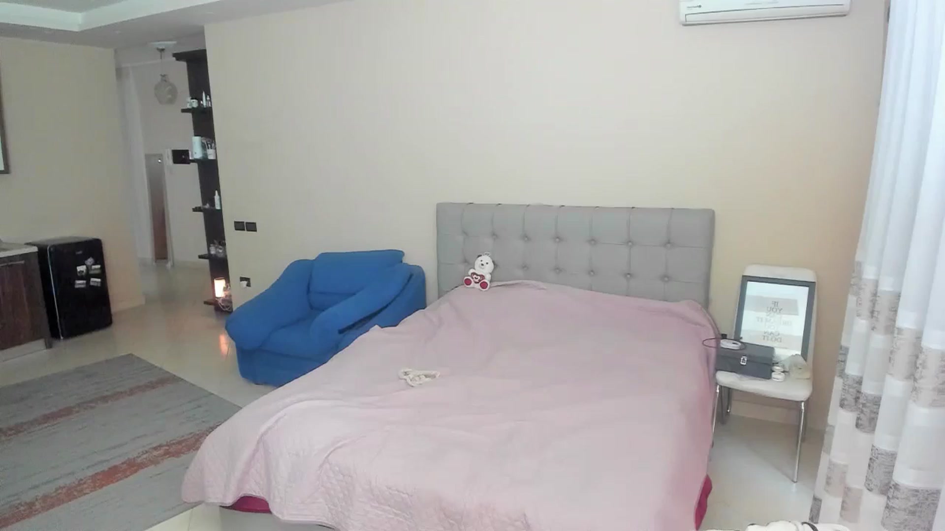 Gallery image thumbnail from SweetBlonde20's myfreecams stream on, 03/21/2024, 18:12 image 1 of 20
