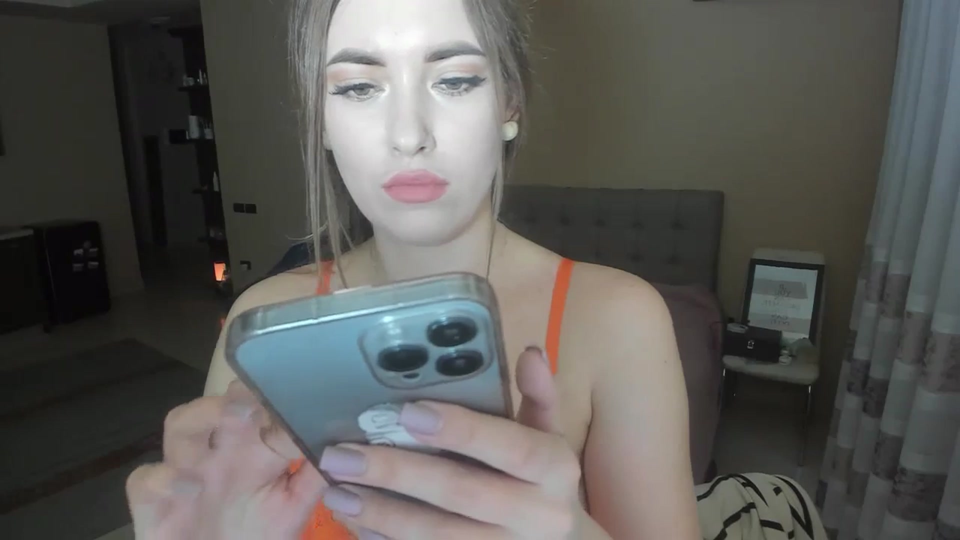Gallery image thumbnail from SweetBlonde20's myfreecams stream on, 03/21/2024, 18:12 image 4 of 20