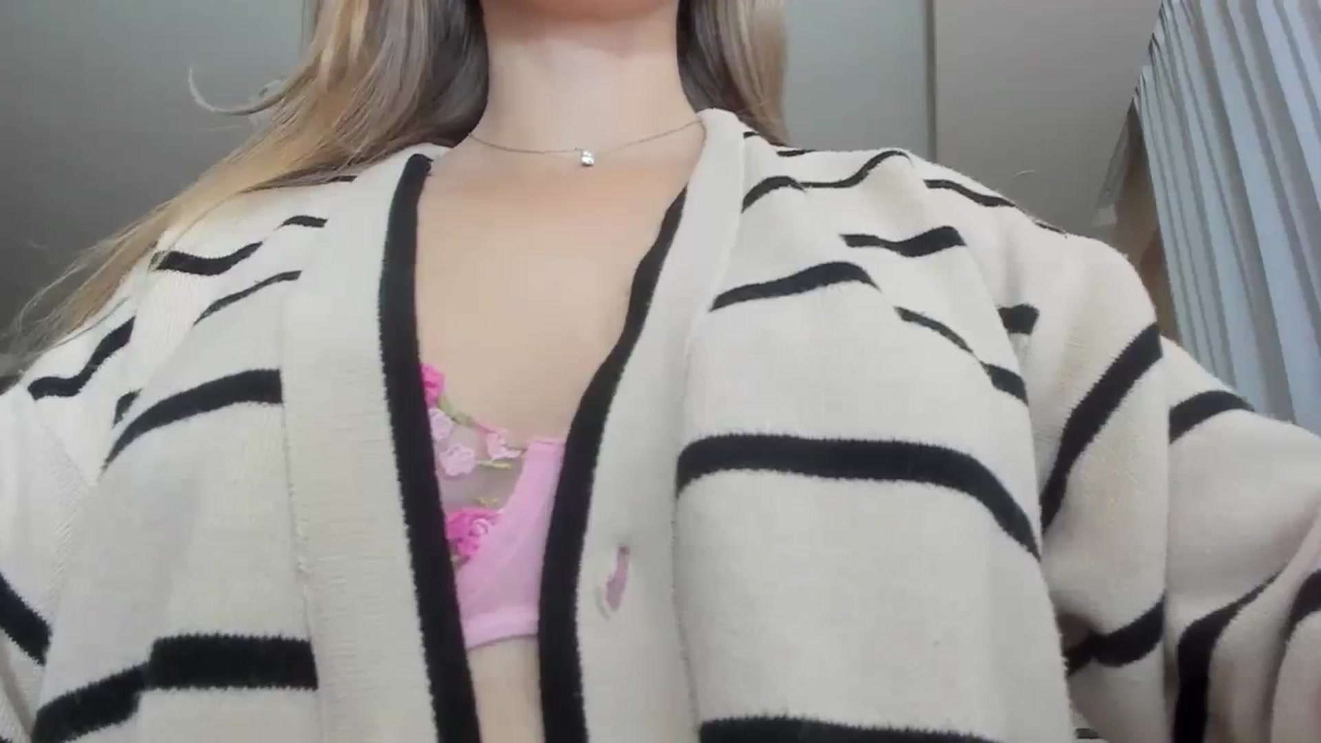 Gallery image thumbnail from SweetBlonde20's myfreecams stream on, 03/25/2024, 19:44 image 4 of 20