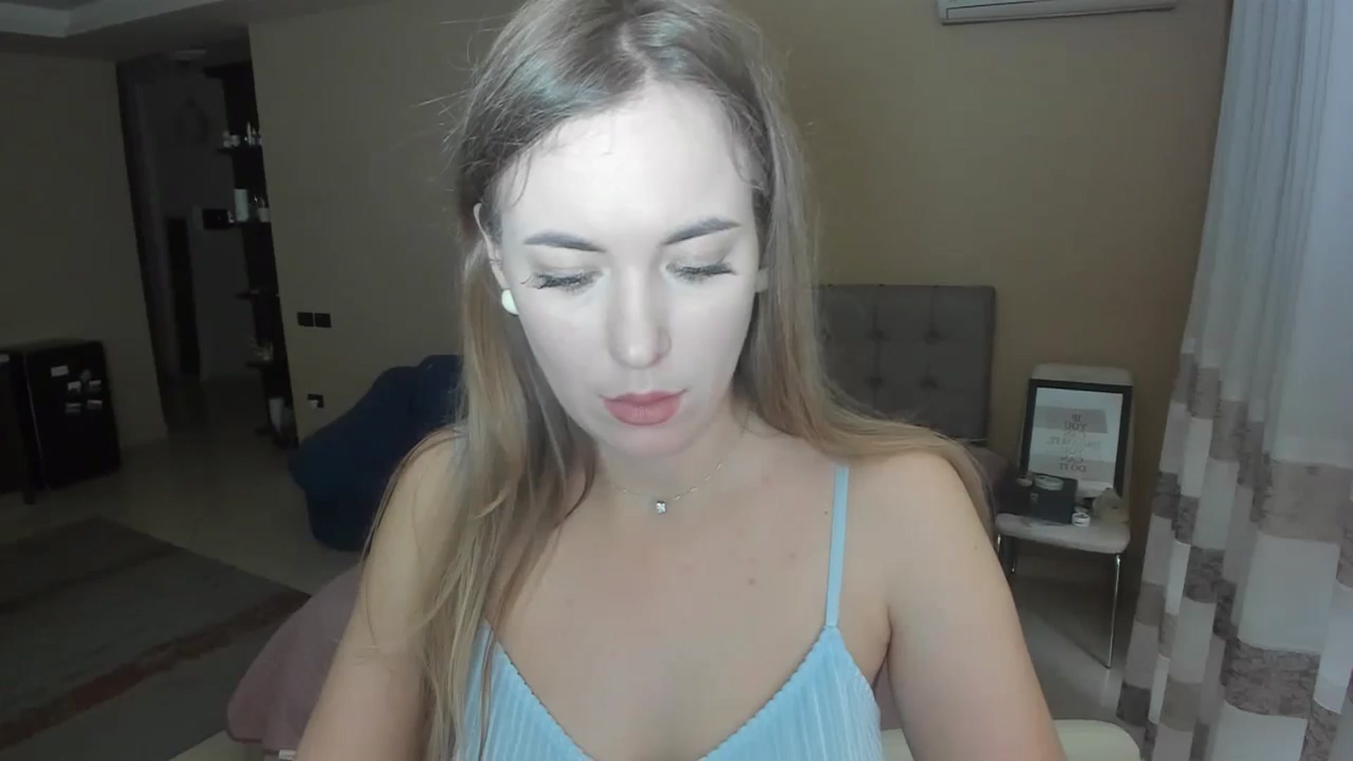 Gallery image thumbnail from SweetBlonde20's myfreecams stream on, 03/26/2024, 15:23 image 9 of 20