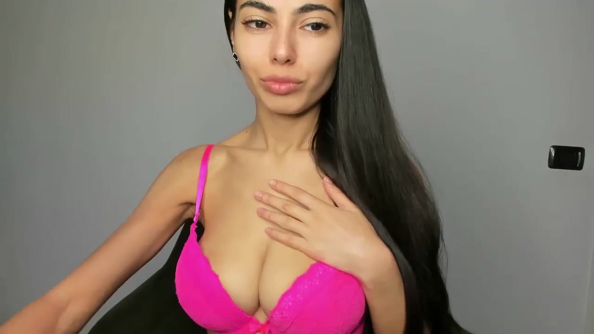 Gallery image thumbnail from SweetBoobs_'s myfreecams stream on, 10/19/2024, 18:37 image 9 of 20