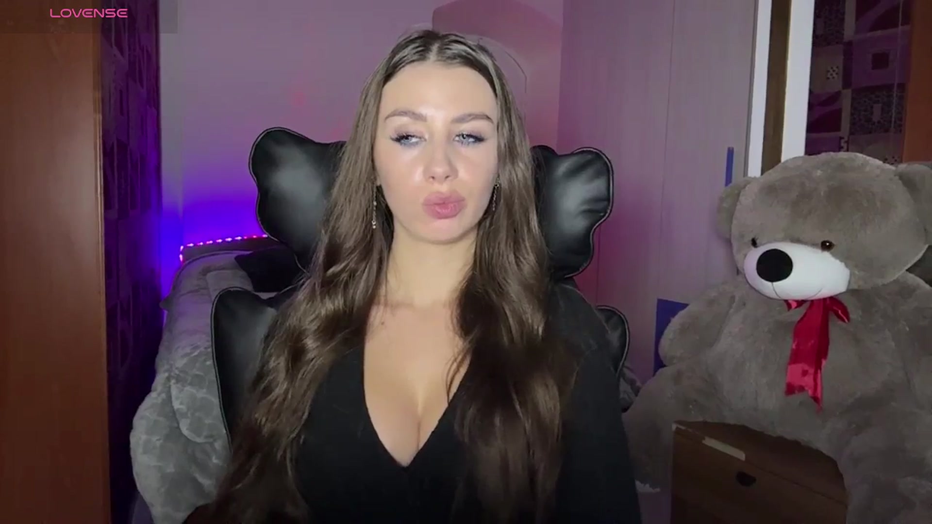 Gallery image thumbnail from SweetCherryyN's myfreecams stream on, 10/24/2025, 24:28 image 18 of 20