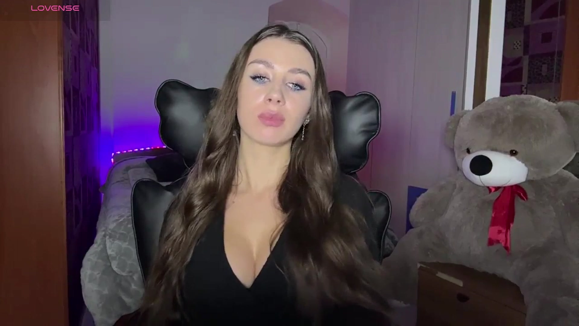 Gallery image thumbnail from SweetCherryyN's myfreecams stream on, 10/24/2025, 24:28 image 10 of 20