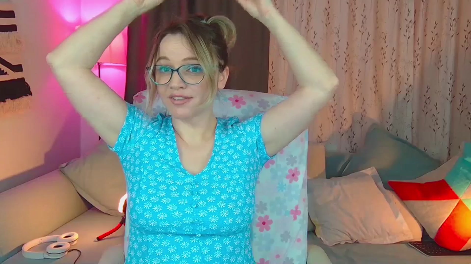 Gallery image thumbnail from SweetDazzle's myfreecams stream on, 02/05/2024, 09:30 image 2 of 20