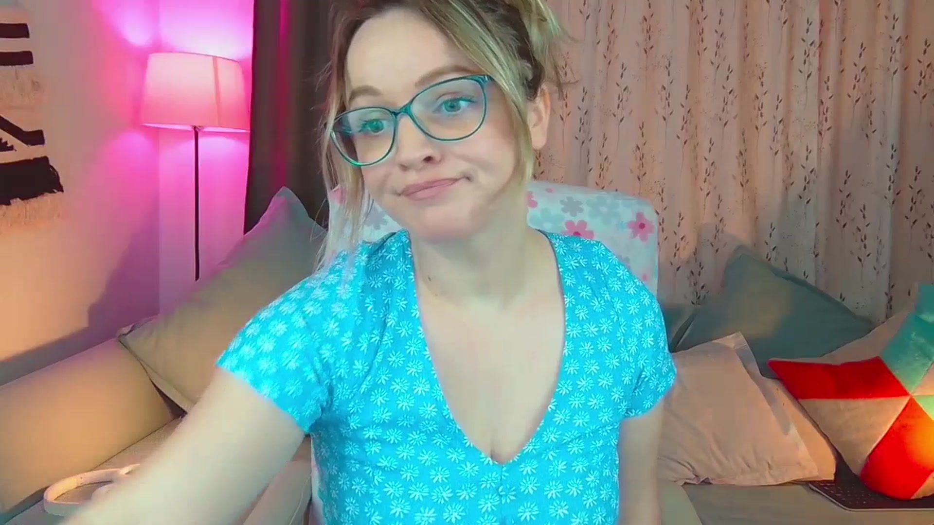 Gallery image thumbnail from SweetDazzle's myfreecams stream on, 02/05/2024, 09:30 image 19 of 20