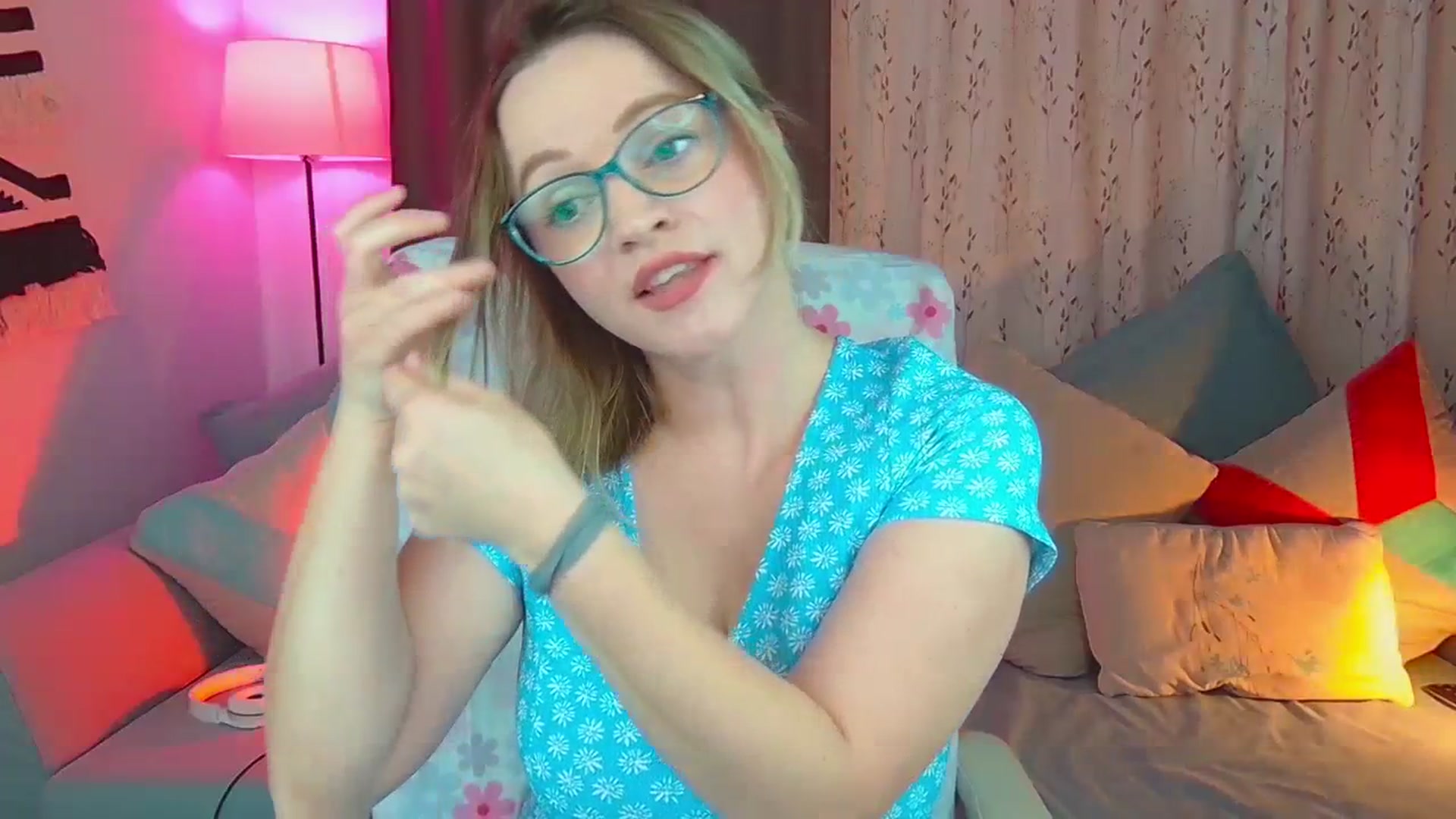 Gallery image thumbnail from SweetDazzle's myfreecams stream on, 02/11/2024, 12:22 image 6 of 20