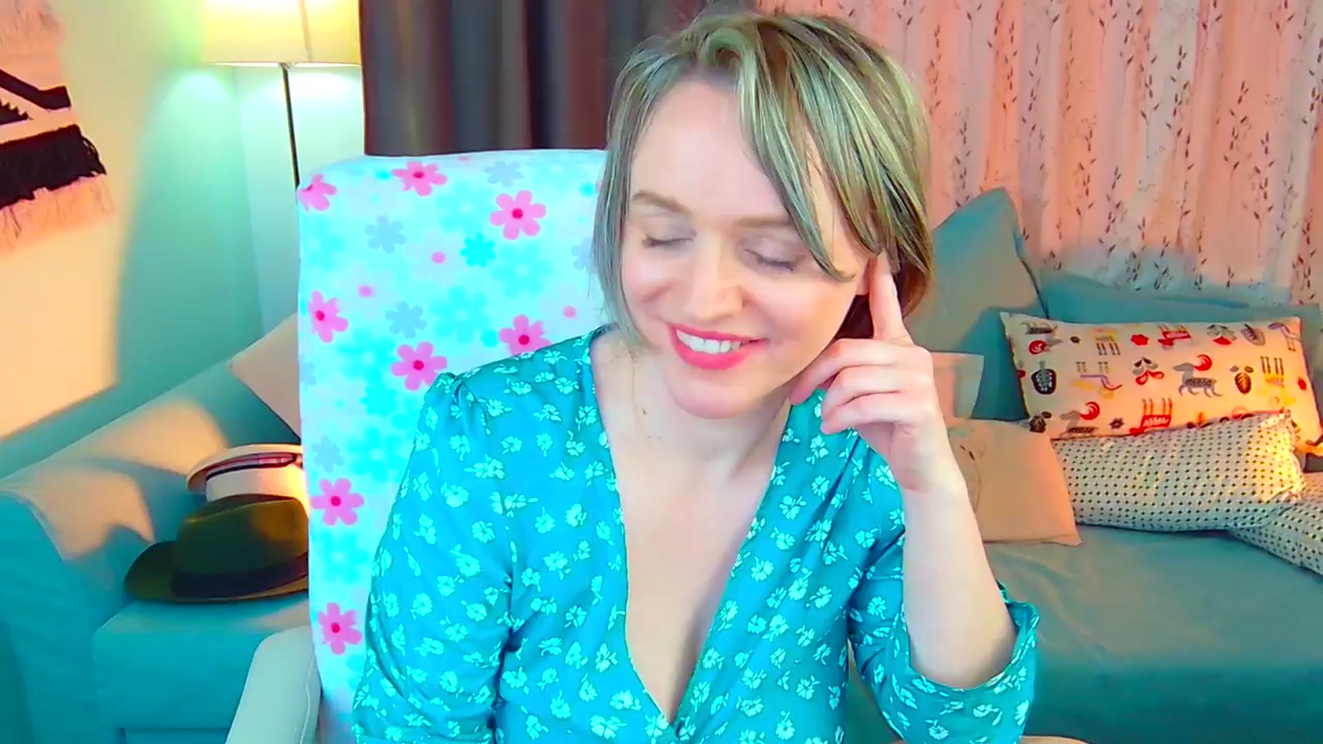 Gallery image thumbnail from SweetDazzle's myfreecams stream on, 04/04/2024, 10:36 image 13 of 20