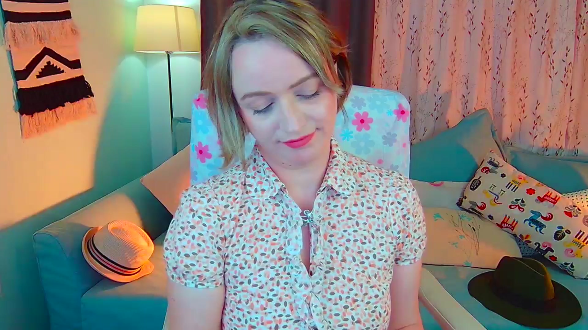 Gallery image thumbnail from SweetDazzle's myfreecams stream on, 04/08/2024, 16:03 image 13 of 20