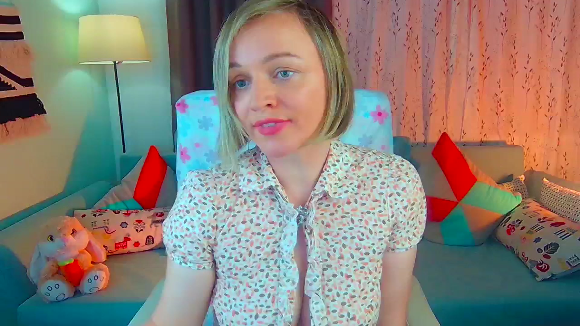 Gallery image thumbnail from SweetDazzle's myfreecams stream on, 06/06/2024, 09:43 image 1 of 20