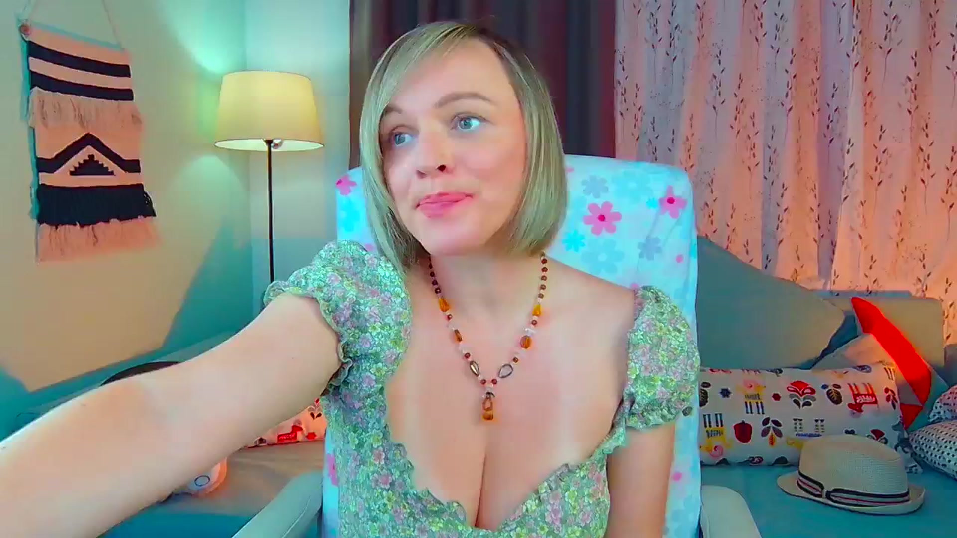 Gallery image thumbnail from SweetDazzle's myfreecams stream on, 07/05/2024, 18:23 image 1 of 20