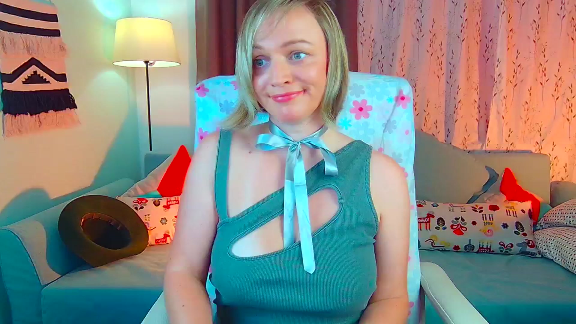 Gallery image thumbnail from SweetDazzle's myfreecams stream on, 07/08/2024, 18:04 image 5 of 20