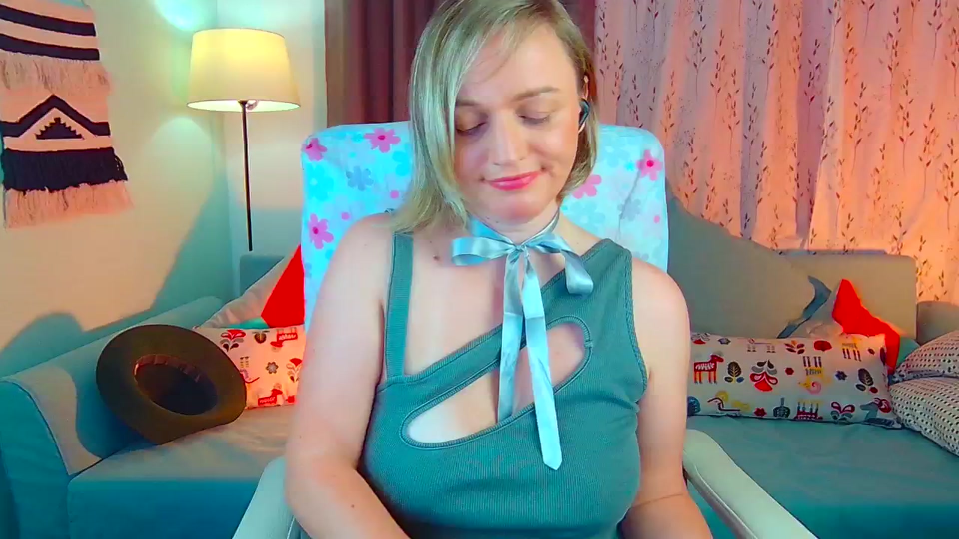 Gallery image thumbnail from SweetDazzle's myfreecams stream on, 07/08/2024, 18:04 image 15 of 20