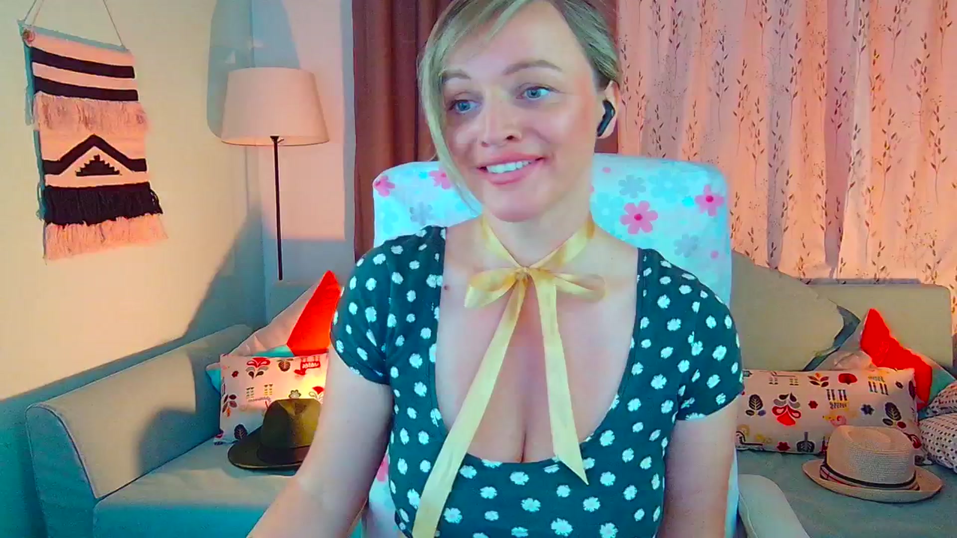 Gallery image thumbnail from SweetDazzle's myfreecams stream on, 07/10/2024, 13:42 image 6 of 20