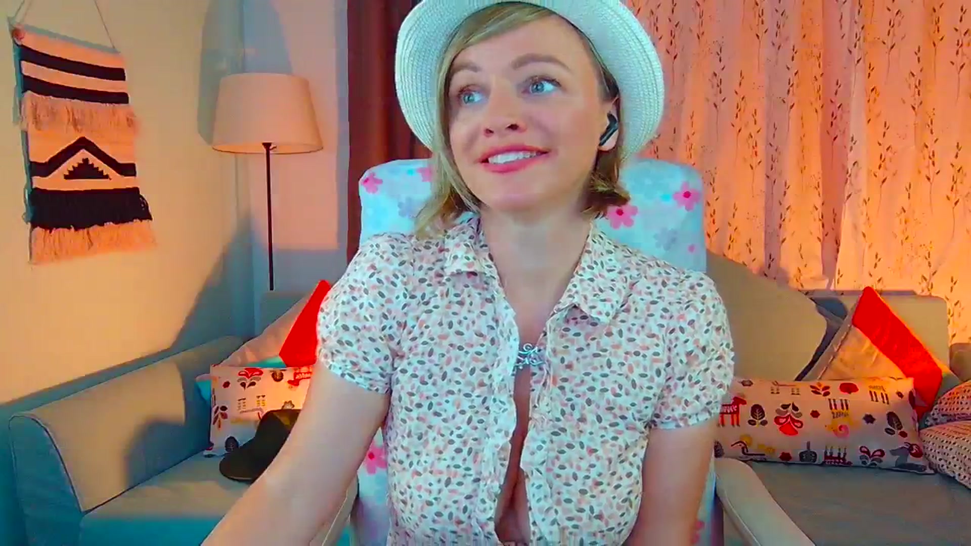 Gallery image thumbnail from SweetDazzle's myfreecams stream on, 07/11/2024, 08:13 image 2 of 20