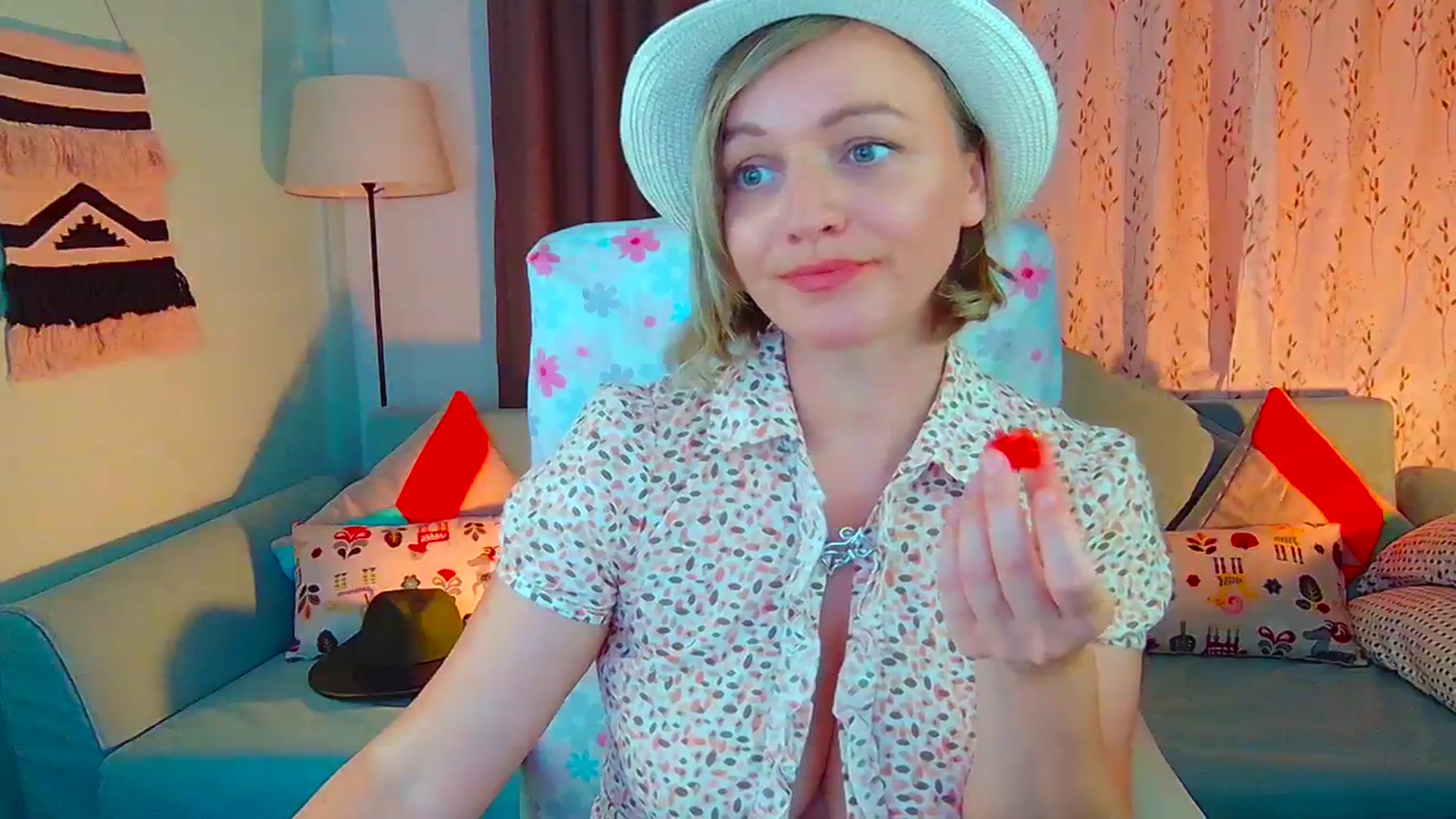 Gallery image thumbnail from SweetDazzle's myfreecams stream on, 07/11/2024, 12:09 image 12 of 20