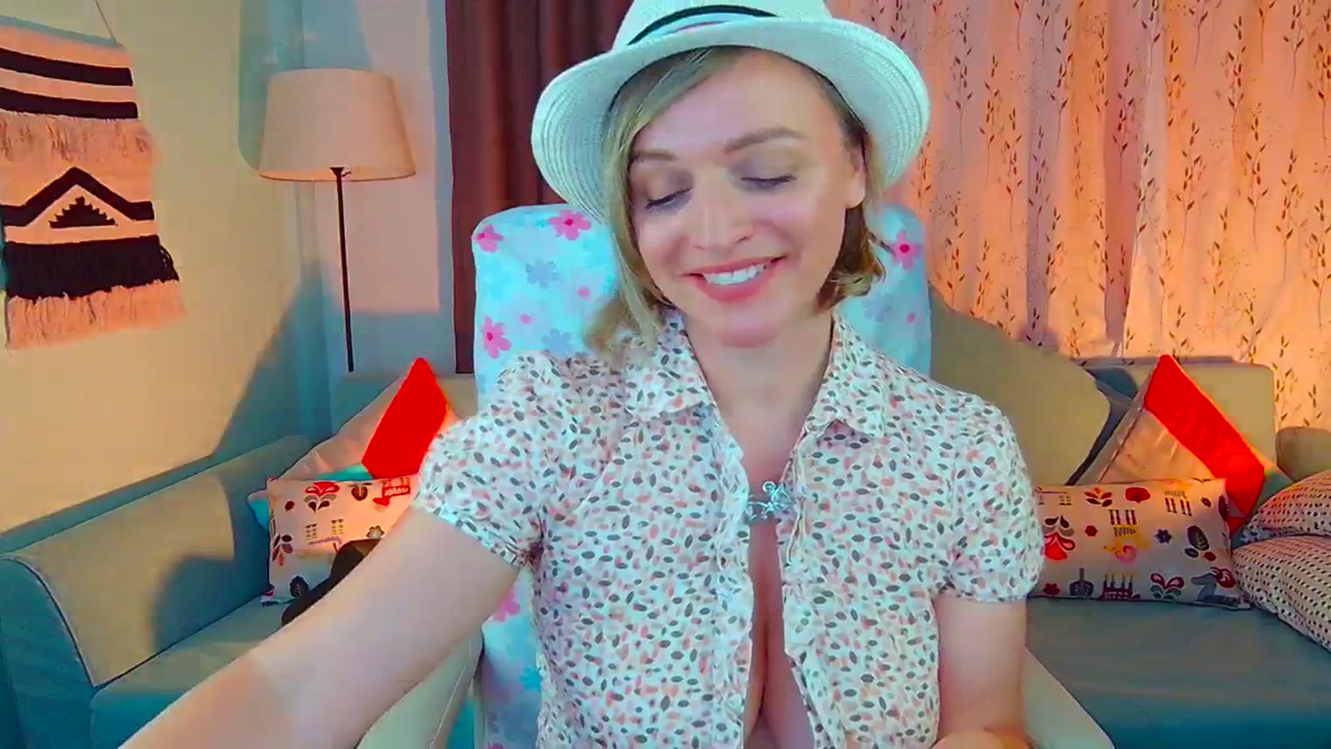 Gallery image thumbnail from SweetDazzle's myfreecams stream on, 07/11/2024, 12:09 image 16 of 20
