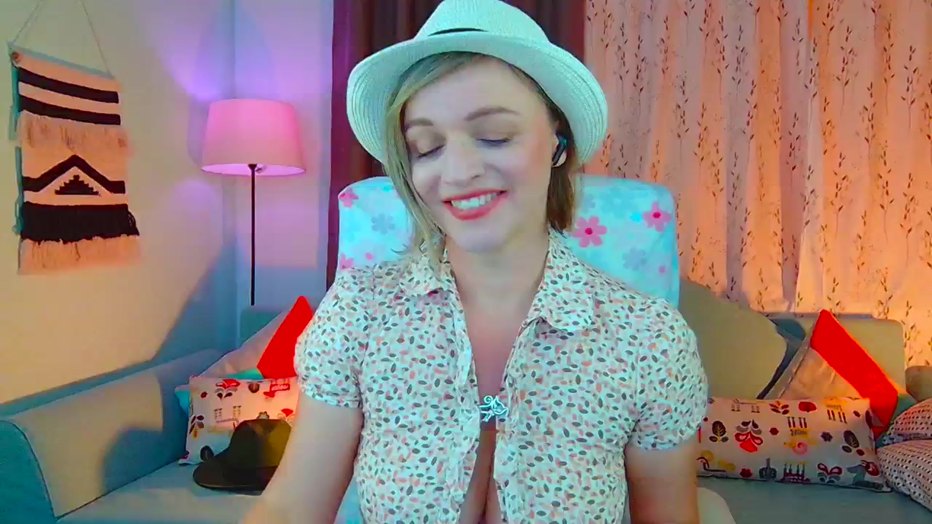 Gallery image thumbnail from SweetDazzle's myfreecams stream on, 07/11/2024, 17:32 image 2 of 20