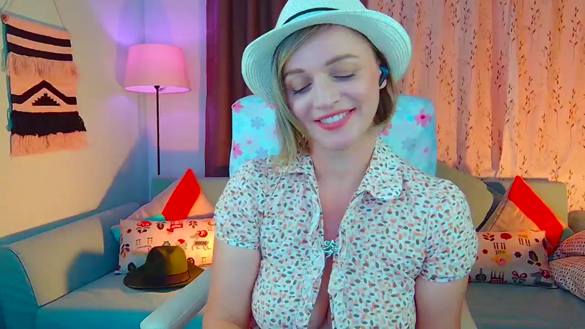Gallery image thumbnail from SweetDazzle's myfreecams stream on, 07/11/2024, 17:32 image 14 of 20