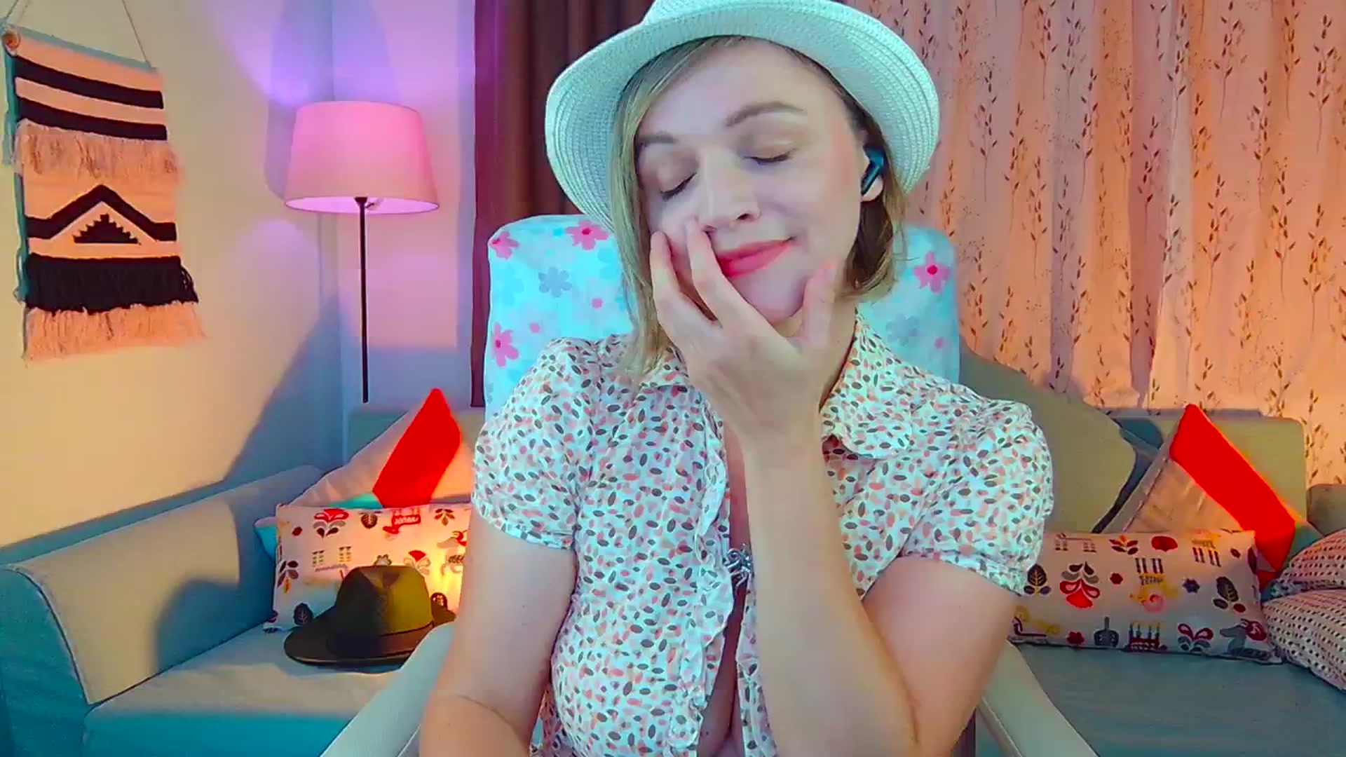 Gallery image thumbnail from SweetDazzle's myfreecams stream on, 07/11/2024, 17:32 image 12 of 20