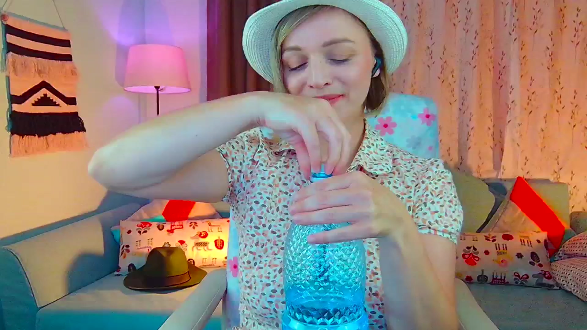 Gallery image thumbnail from SweetDazzle's myfreecams stream on, 07/11/2024, 17:32 image 16 of 20