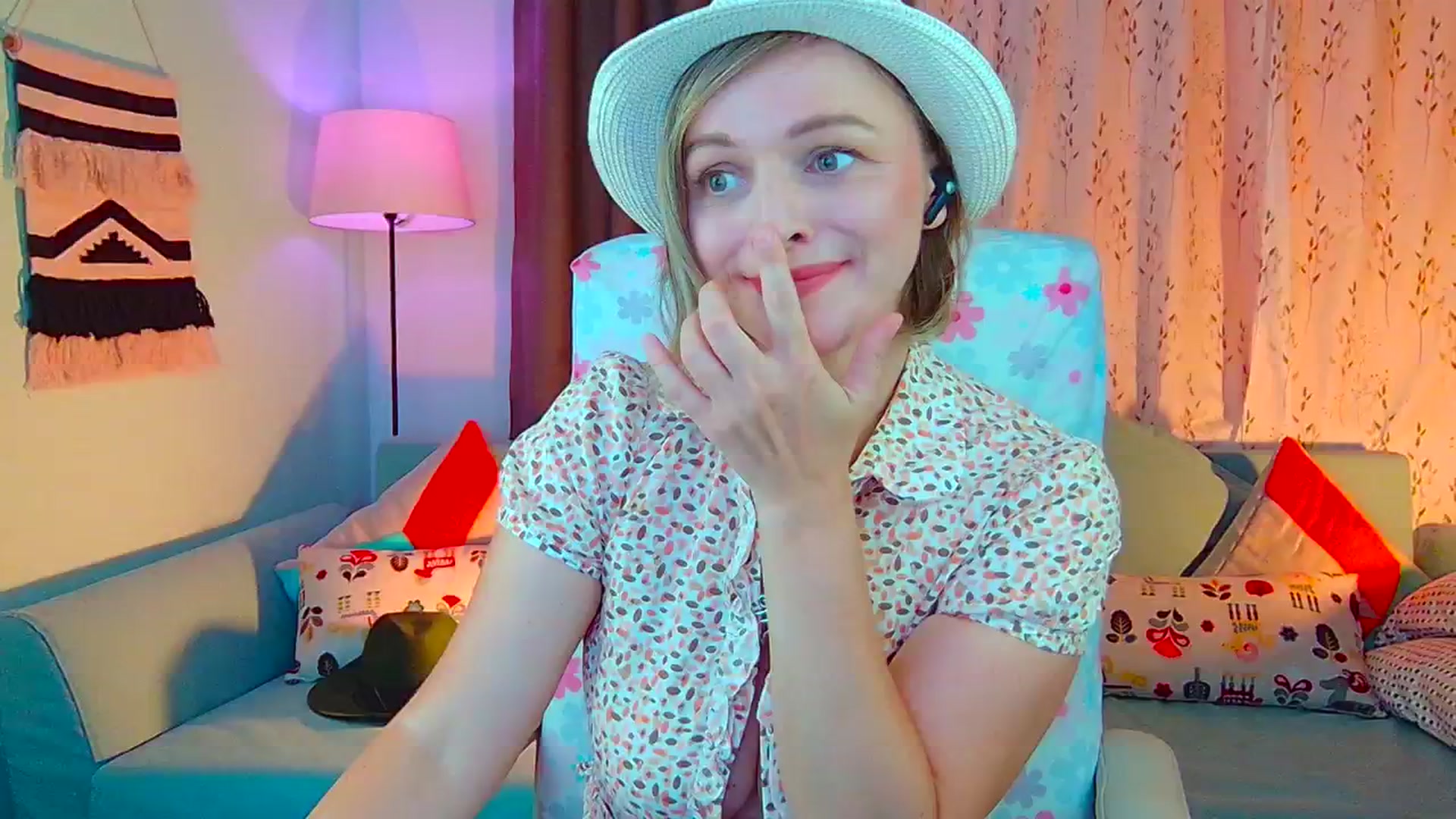 Gallery image thumbnail from SweetDazzle's myfreecams stream on, 07/11/2024, 17:32 image 10 of 20