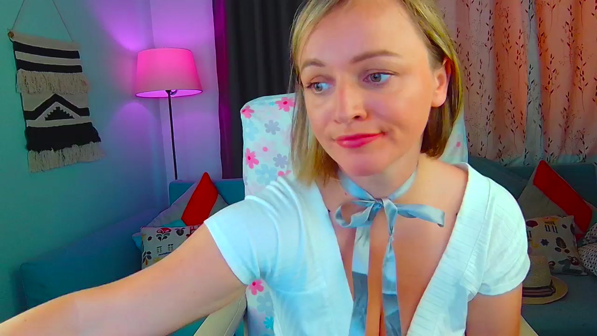 Gallery image thumbnail from SweetDazzle's myfreecams stream on, 07/12/2024, 10:07 image 4 of 20