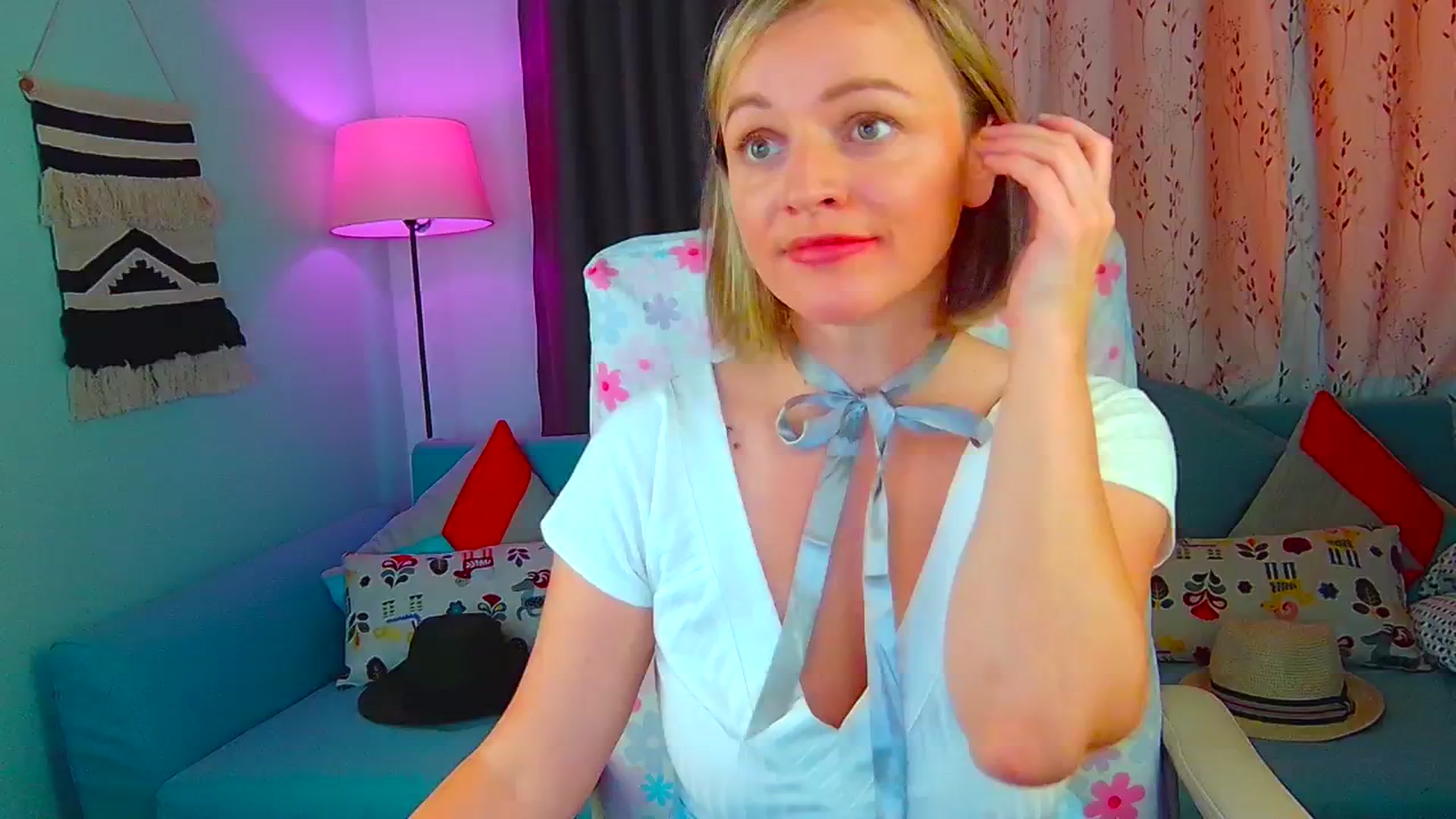Gallery image thumbnail from SweetDazzle's myfreecams stream on, 07/12/2024, 10:07 image 5 of 20