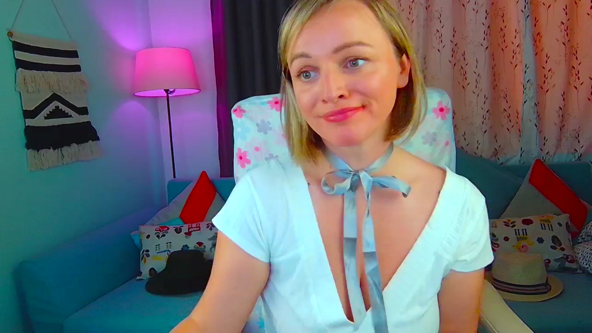 Gallery image thumbnail from SweetDazzle's myfreecams stream on, 07/12/2024, 10:07 image 11 of 20