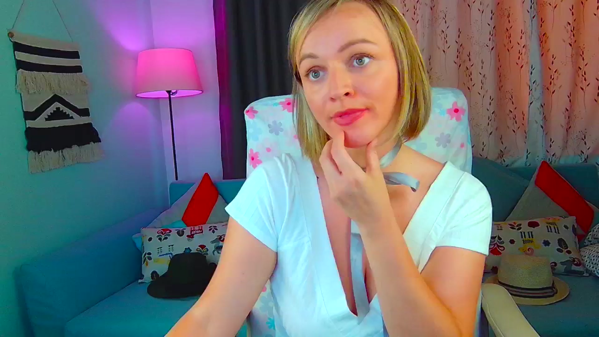 Gallery image thumbnail from SweetDazzle's myfreecams stream on, 07/12/2024, 10:07 image 9 of 20