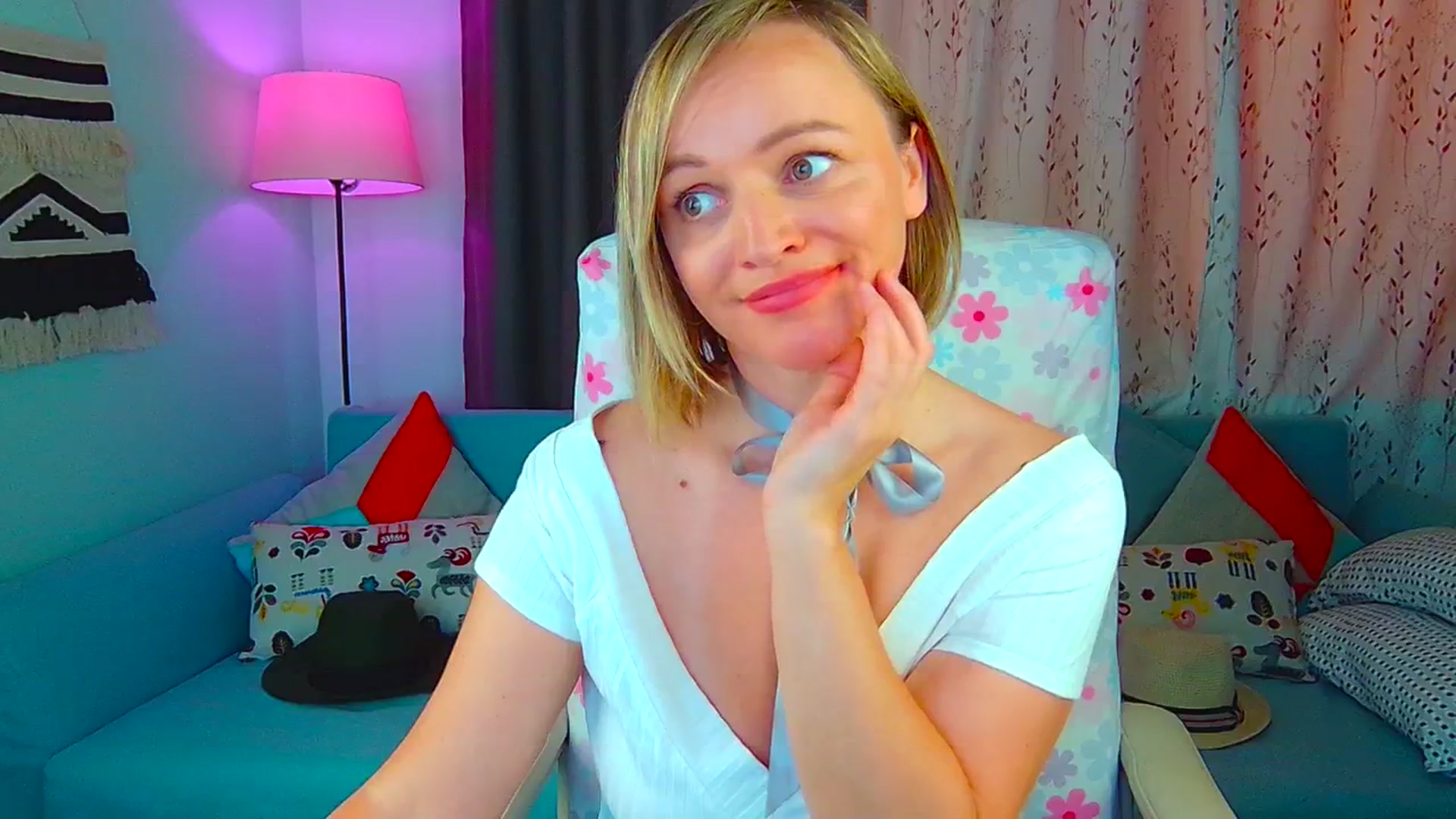 Gallery image thumbnail from SweetDazzle's myfreecams stream on, 07/12/2024, 11:52 image 18 of 20