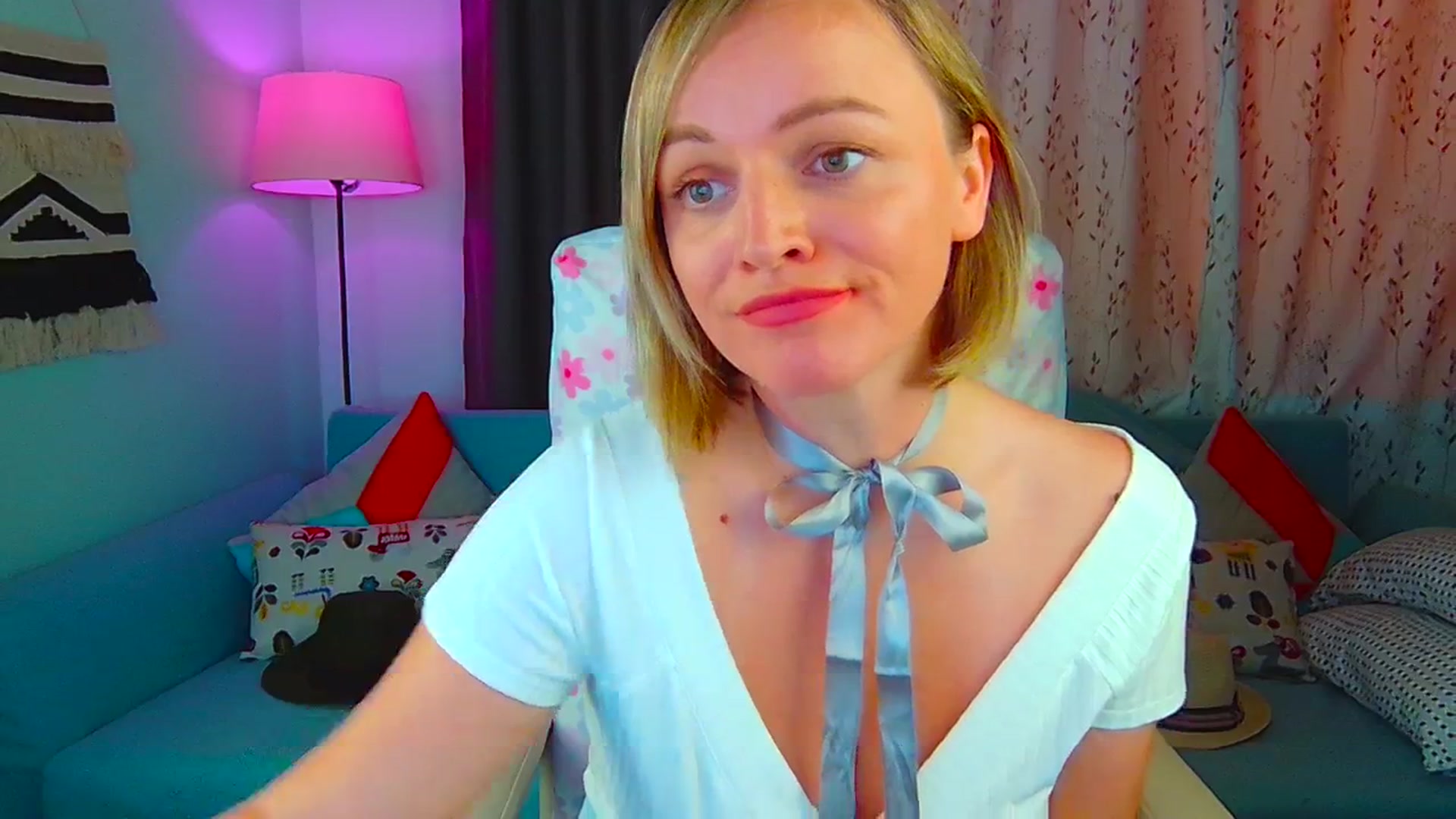 Gallery image thumbnail from SweetDazzle's myfreecams stream on, 07/12/2024, 11:52 image 16 of 20