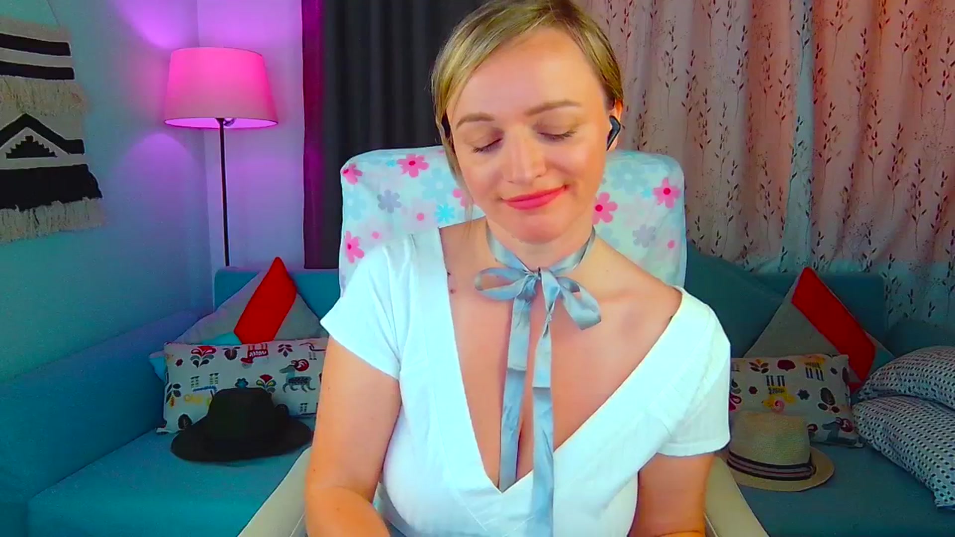 Gallery image thumbnail from SweetDazzle's myfreecams stream on, 07/12/2024, 11:52 image 6 of 20