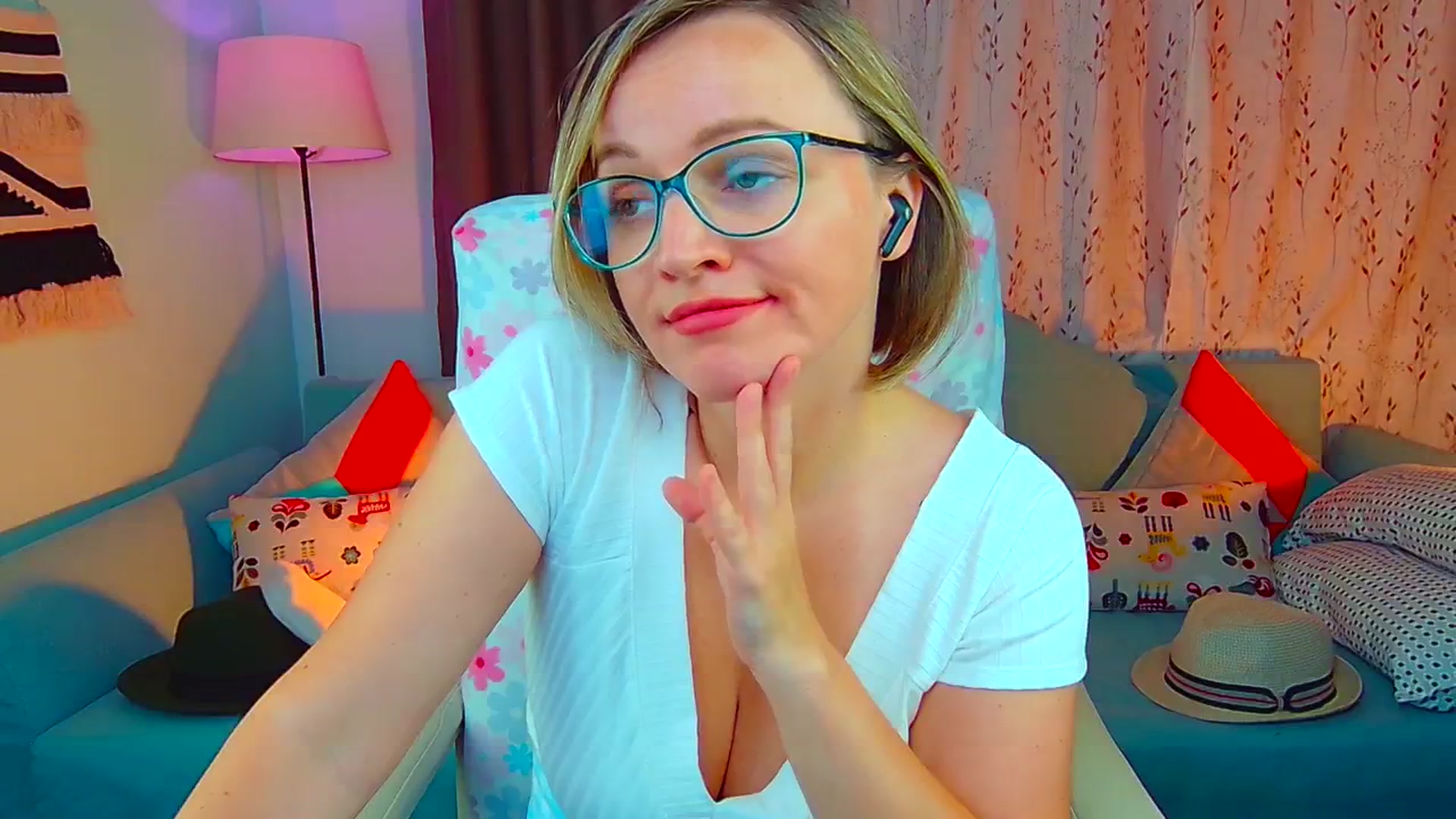 Gallery image thumbnail from SweetDazzle's myfreecams stream on, 07/12/2024, 16:56 image 17 of 20