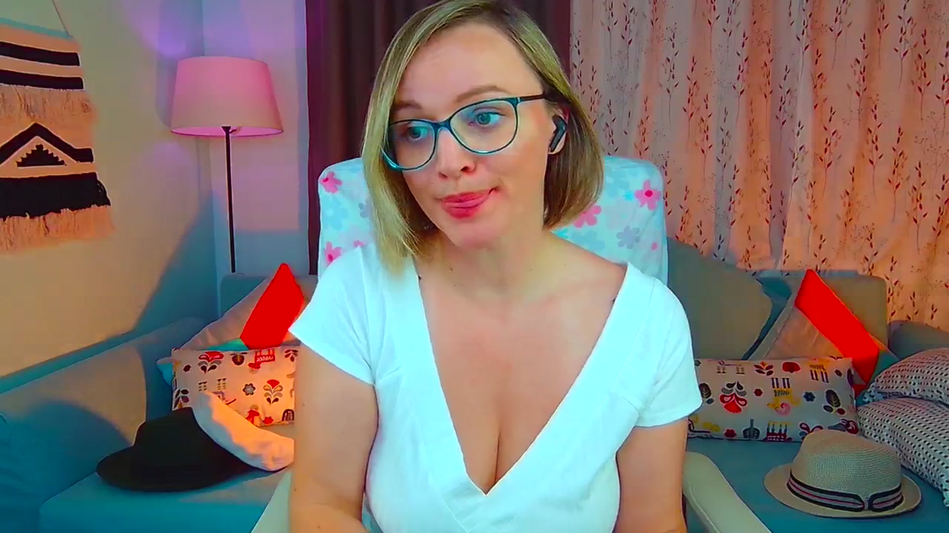 Gallery image thumbnail from SweetDazzle's myfreecams stream on, 07/12/2024, 16:56 image 6 of 20