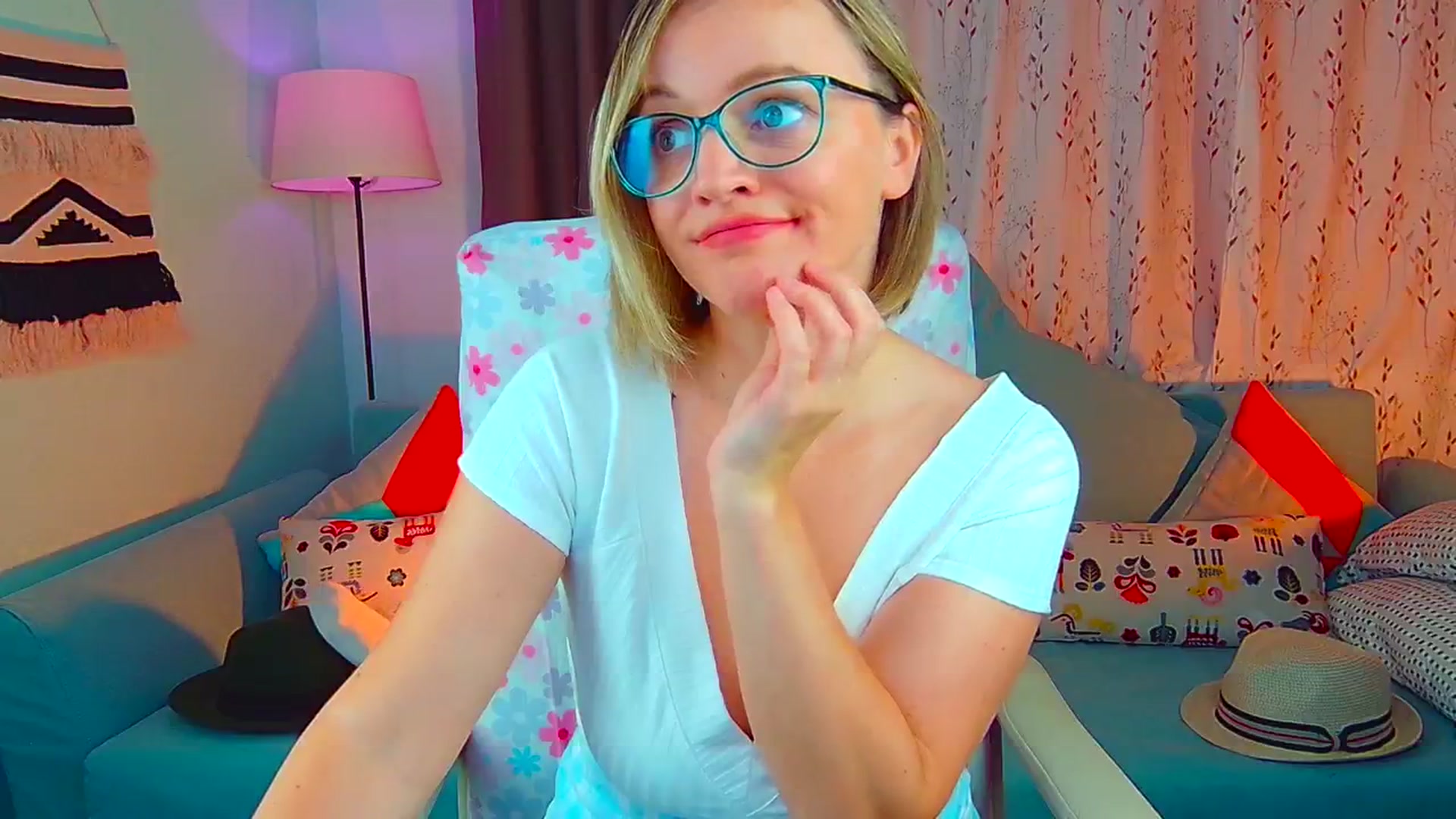 Gallery image thumbnail from SweetDazzle's myfreecams stream on, 07/12/2024, 17:12 image 4 of 20
