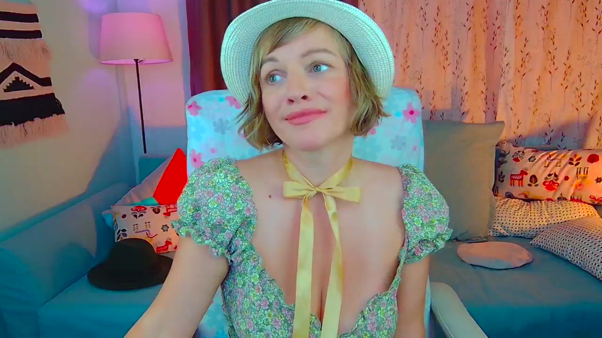 Gallery image thumbnail from SweetDazzle's myfreecams stream on, 07/25/2024, 10:17 image 9 of 20