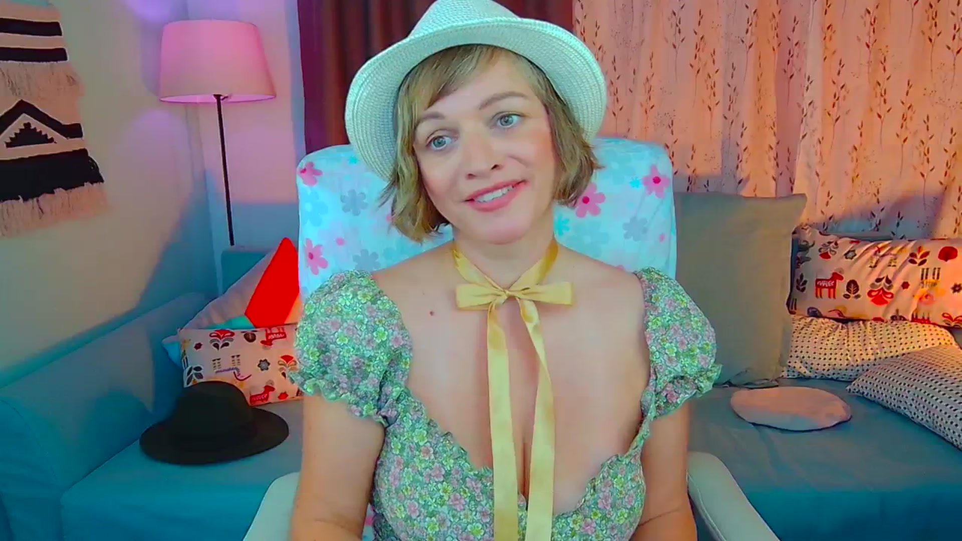 Gallery image thumbnail from SweetDazzle's myfreecams stream on, 07/25/2024, 10:17 image 14 of 20