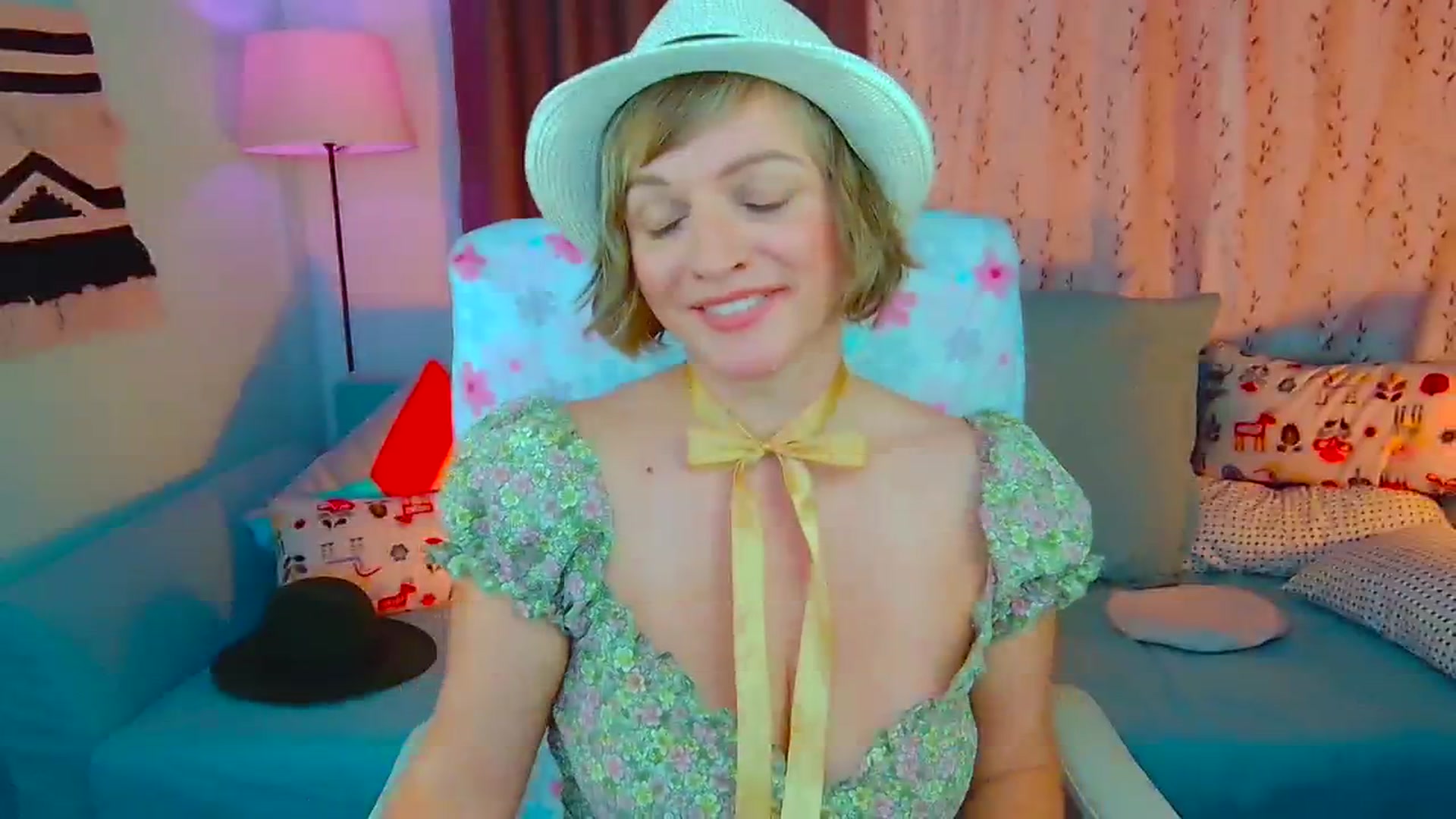 Gallery image thumbnail from SweetDazzle's myfreecams stream on, 07/25/2024, 10:17 image 7 of 20