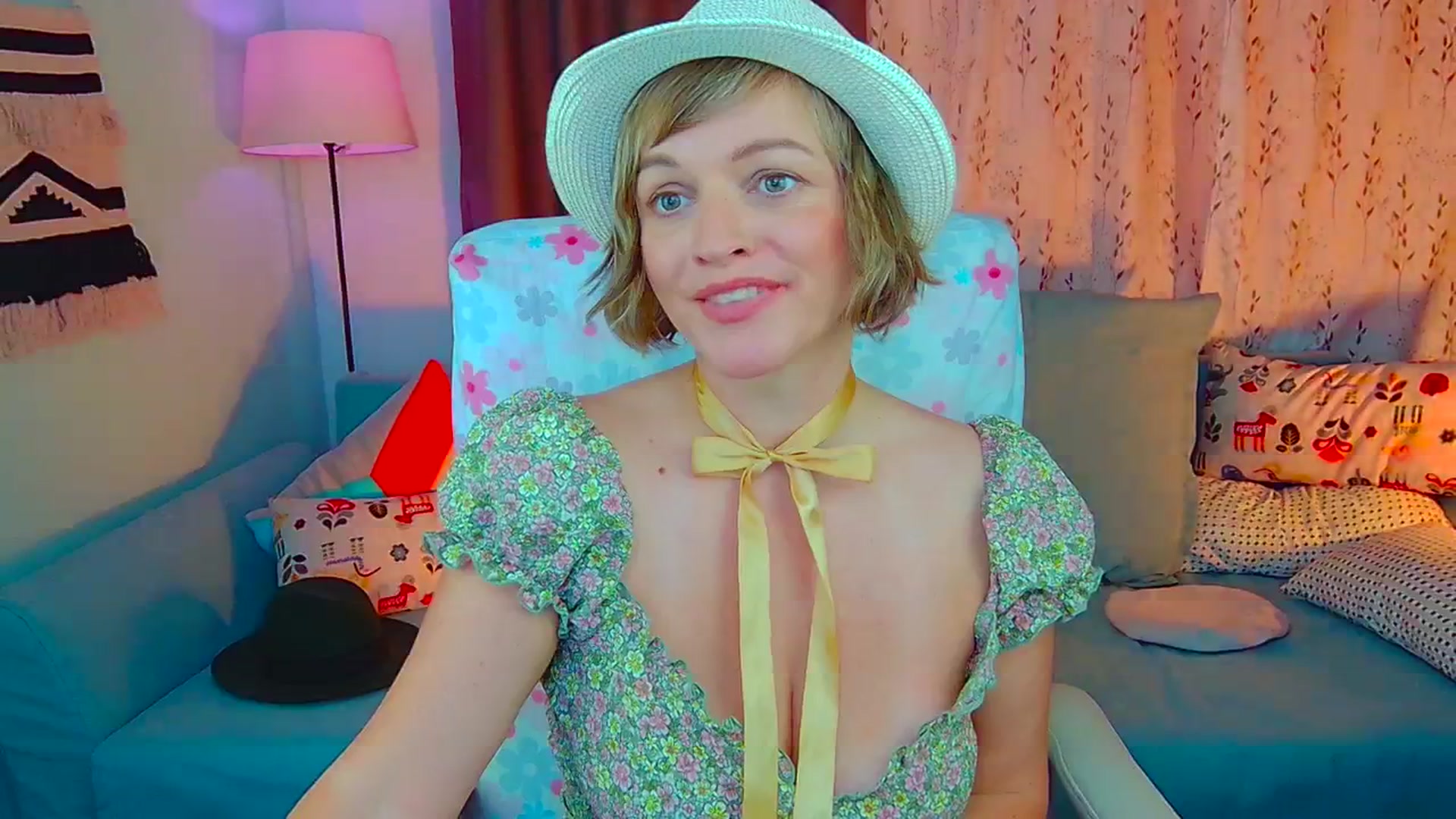 Gallery image thumbnail from SweetDazzle's myfreecams stream on, 07/25/2024, 10:17 image 5 of 20