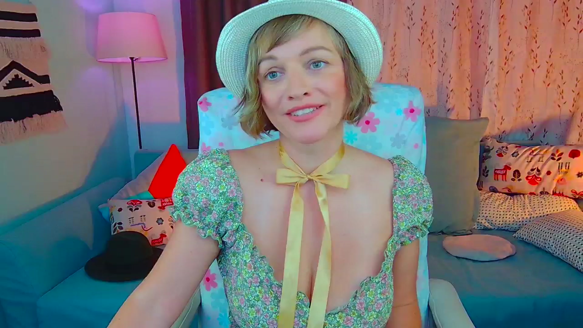 Gallery image thumbnail from SweetDazzle's myfreecams stream on, 07/25/2024, 10:17 image 17 of 20