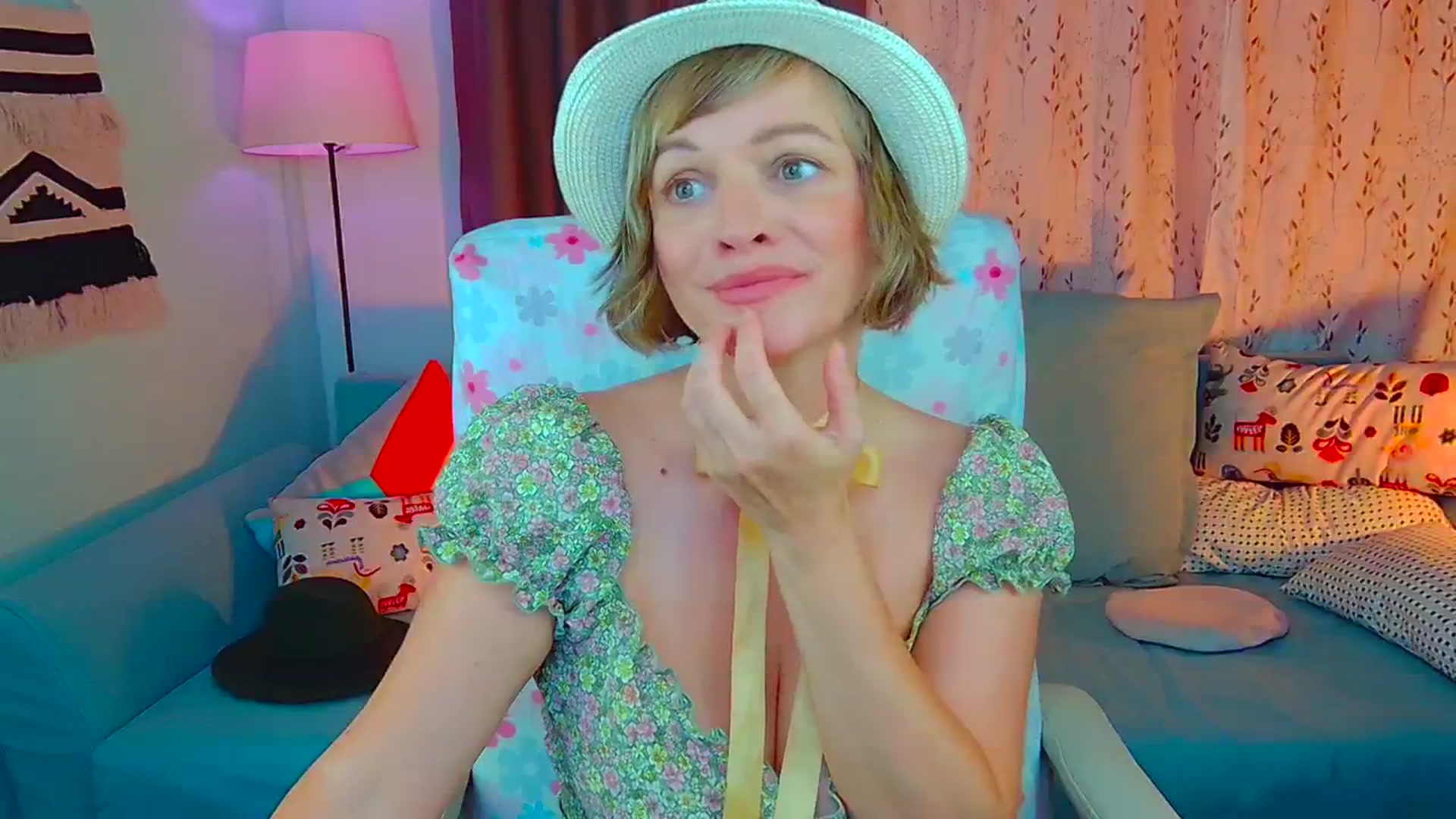 Gallery image thumbnail from SweetDazzle's myfreecams stream on, 07/25/2024, 10:17 image 4 of 20