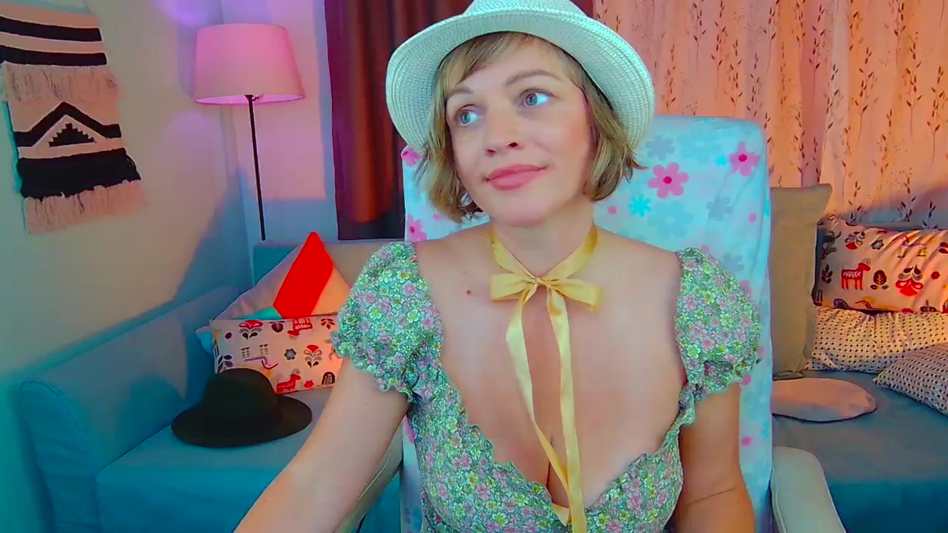 Gallery image thumbnail from SweetDazzle's myfreecams stream on, 07/25/2024, 12:38 image 19 of 20