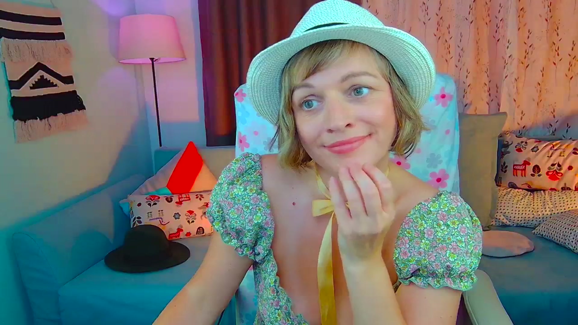Gallery image thumbnail from SweetDazzle's myfreecams stream on, 07/25/2024, 12:38 image 16 of 20