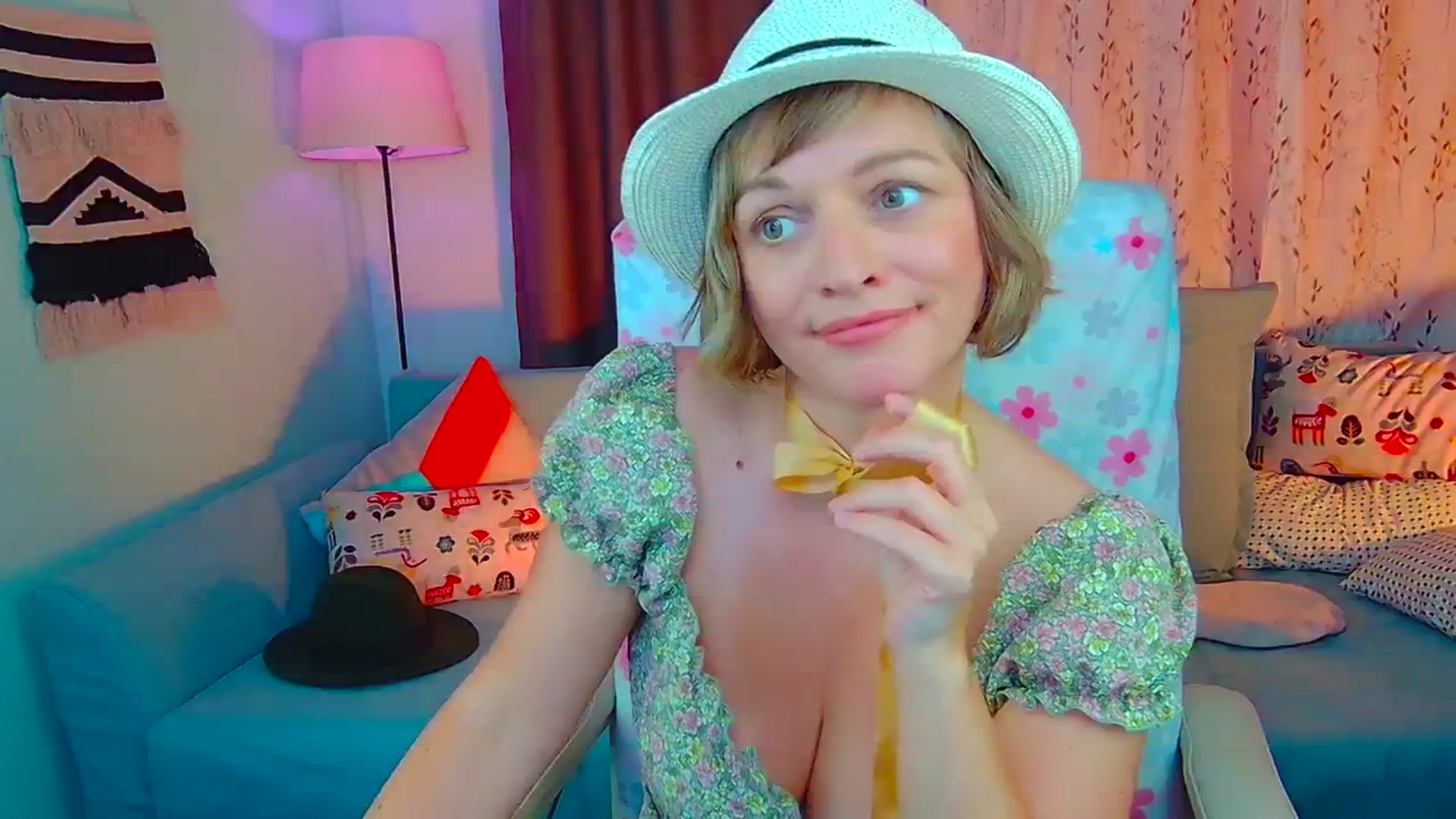 Gallery image thumbnail from SweetDazzle's myfreecams stream on, 07/25/2024, 12:38 image 18 of 20