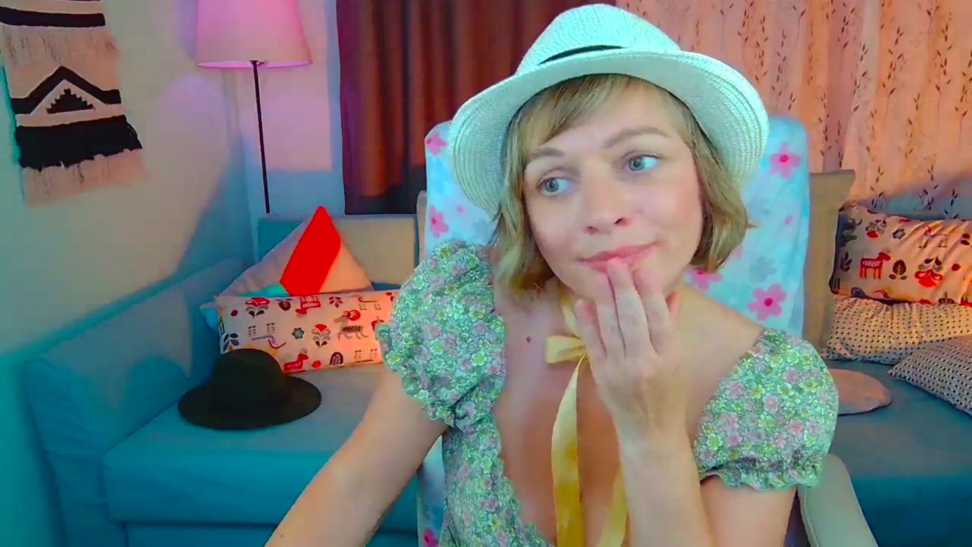 Gallery image thumbnail from SweetDazzle's myfreecams stream on, 07/25/2024, 12:38 image 13 of 20