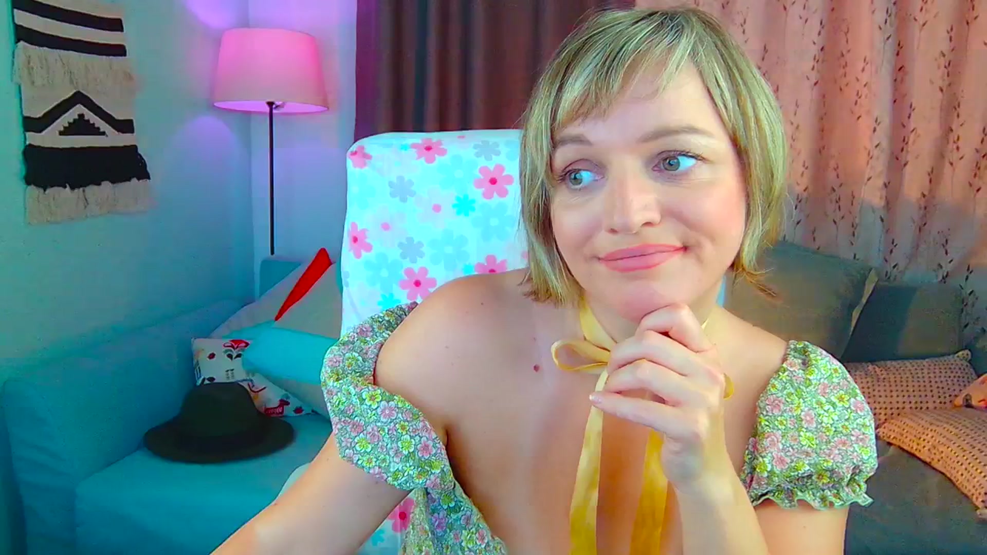 Gallery image thumbnail from SweetDazzle's myfreecams stream on, 07/31/2024, 08:08 image 13 of 20