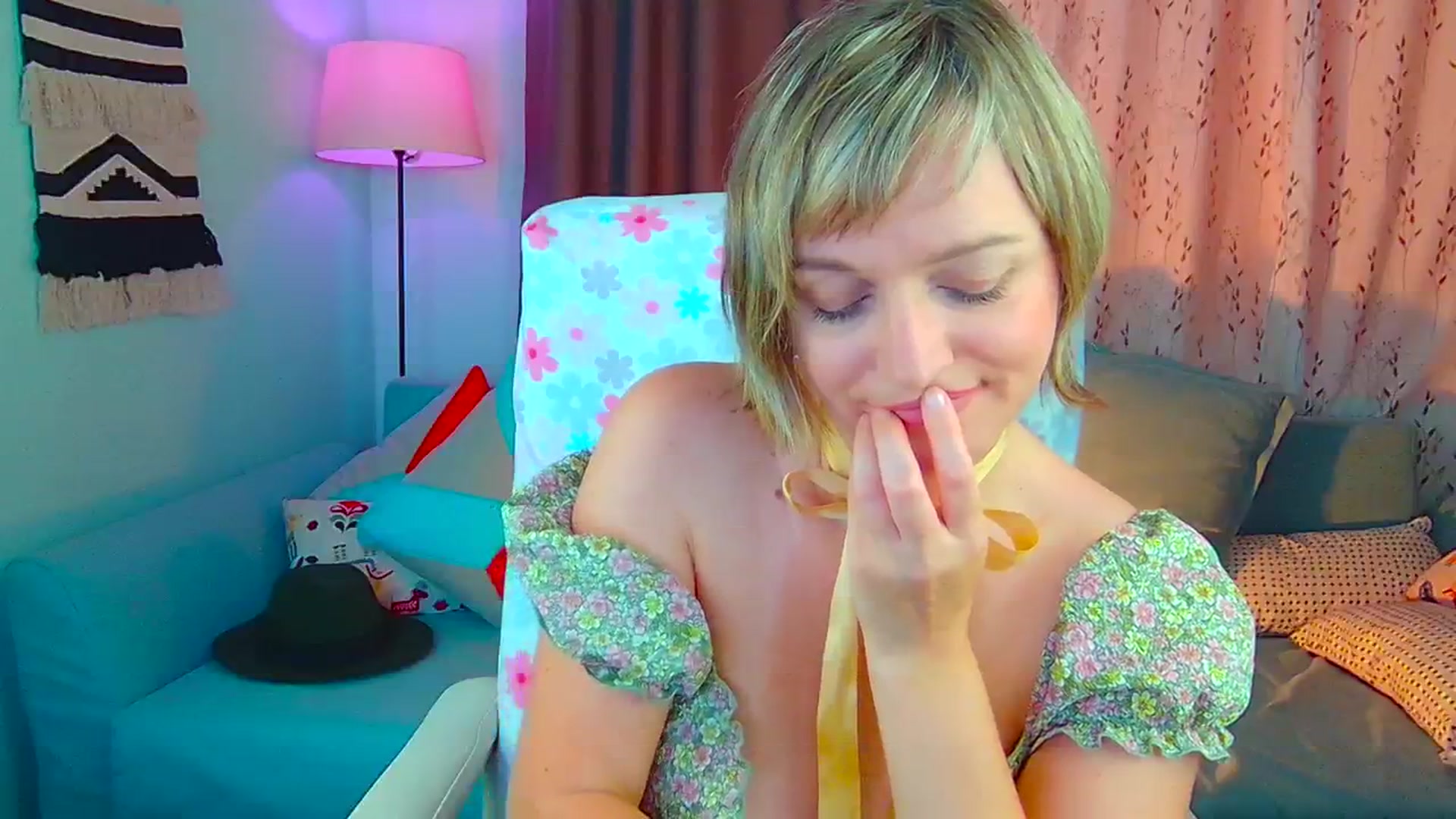 Gallery image thumbnail from SweetDazzle's myfreecams stream on, 07/31/2024, 08:08 image 15 of 20