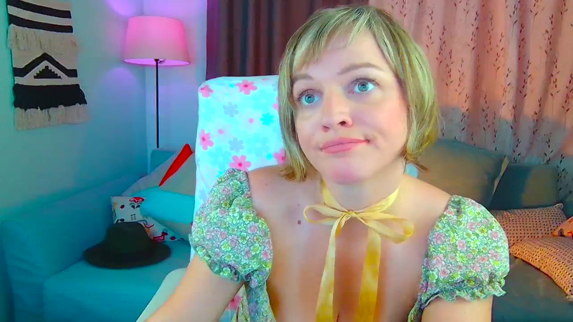 Gallery image thumbnail from SweetDazzle's myfreecams stream on, 07/31/2024, 08:08 image 3 of 20